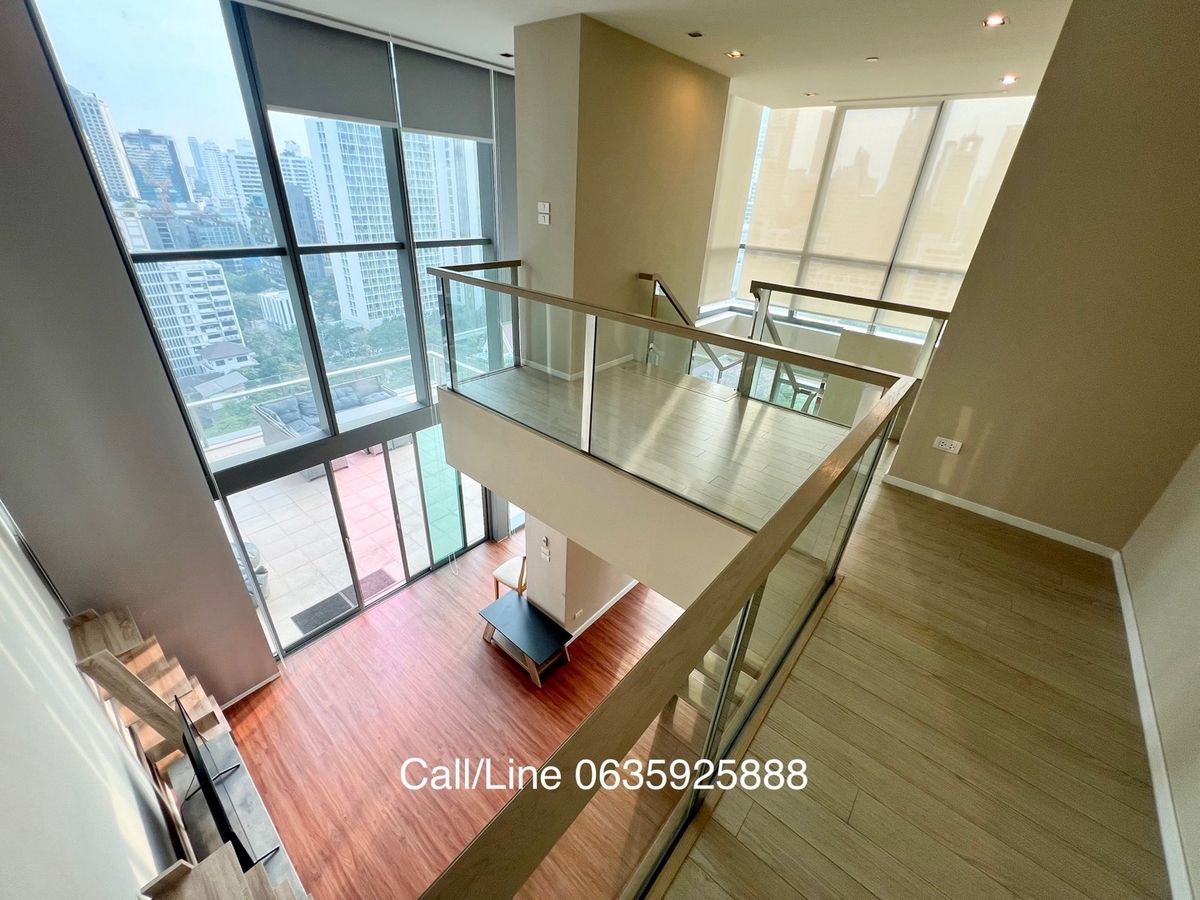 For SaleCondoSukhumvit, Asoke, Thonglor : 𝐅𝐨𝐫 𝐒𝐞𝐥𝐥: The Room Sukhumvit21 2bed 2Bath Duplex Balcony is very big 28.8 MB.