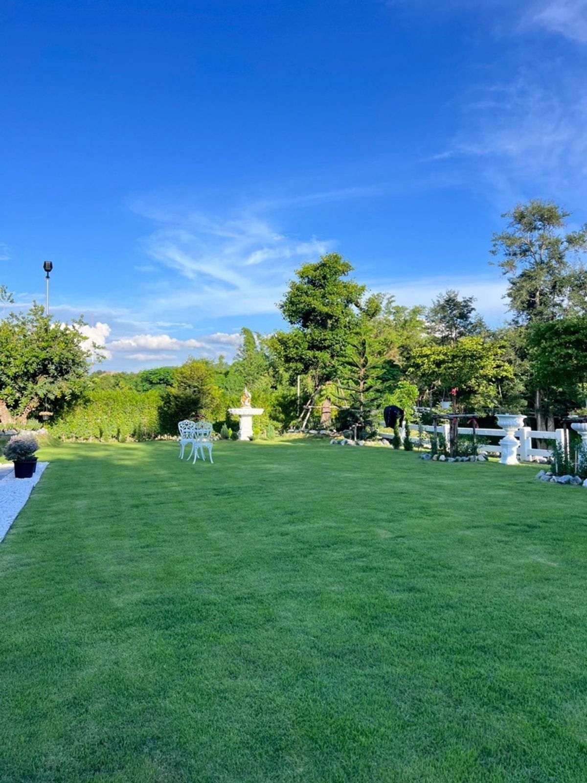 ขายบ้านปากช่อง เขาใหญ่ : 📢👇 บ้านหรู 2 ชั้น บนที่ดินกว้างใหญ่ วิวภูเขา อากาศดีตลอดปี ไม่ไกลจากกรุงเทพ ใกล้แหล่งท่องเที่ยว 