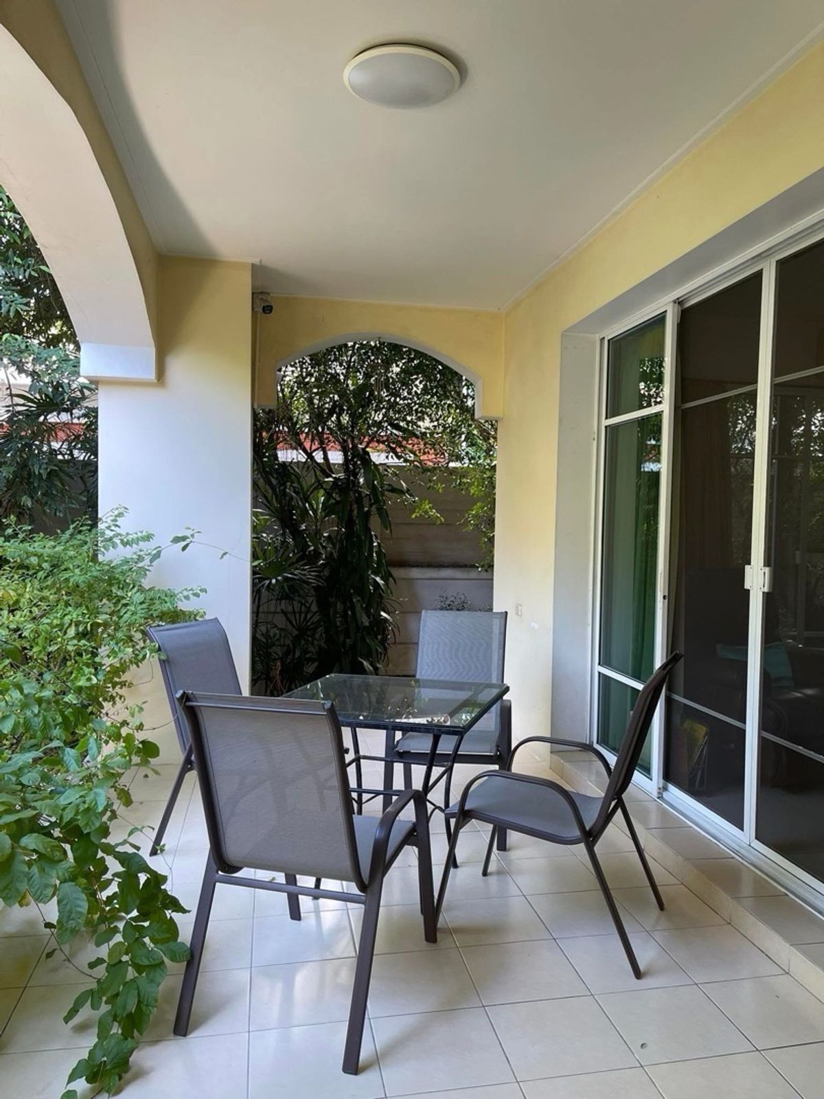 For SaleHouseSapankwai,Jatujak : 📢👇 Luxury 3-Storey Home in a Prime Location, close to the expressway, MRT, and major shopping centers — offering easy and convenient access to the city.