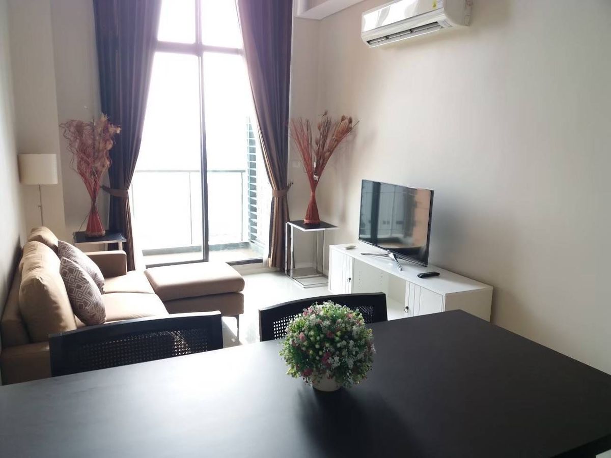 For SaleCondoRama9, Petchburi, RCA : Villa Asoke / high floor The best price in the building near MRT Phetchaburi / 2 beds 112 sq.m. Call 0937890899.