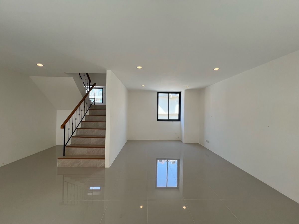 ให้เช่าโฮมออฟฟิศพระราม 3 สาธุประดิษฐ์ : ปล่อยเช่า โมเดิร์น โฮมออฟฟิศ สตูดิโอ ถนน พระราม 3 เขตยานนาวา กรุงเทพ จดทะเบียนบริษัทได้ ที่จอดรถ 4 คัน ทำเล ติดถนนใหญ่