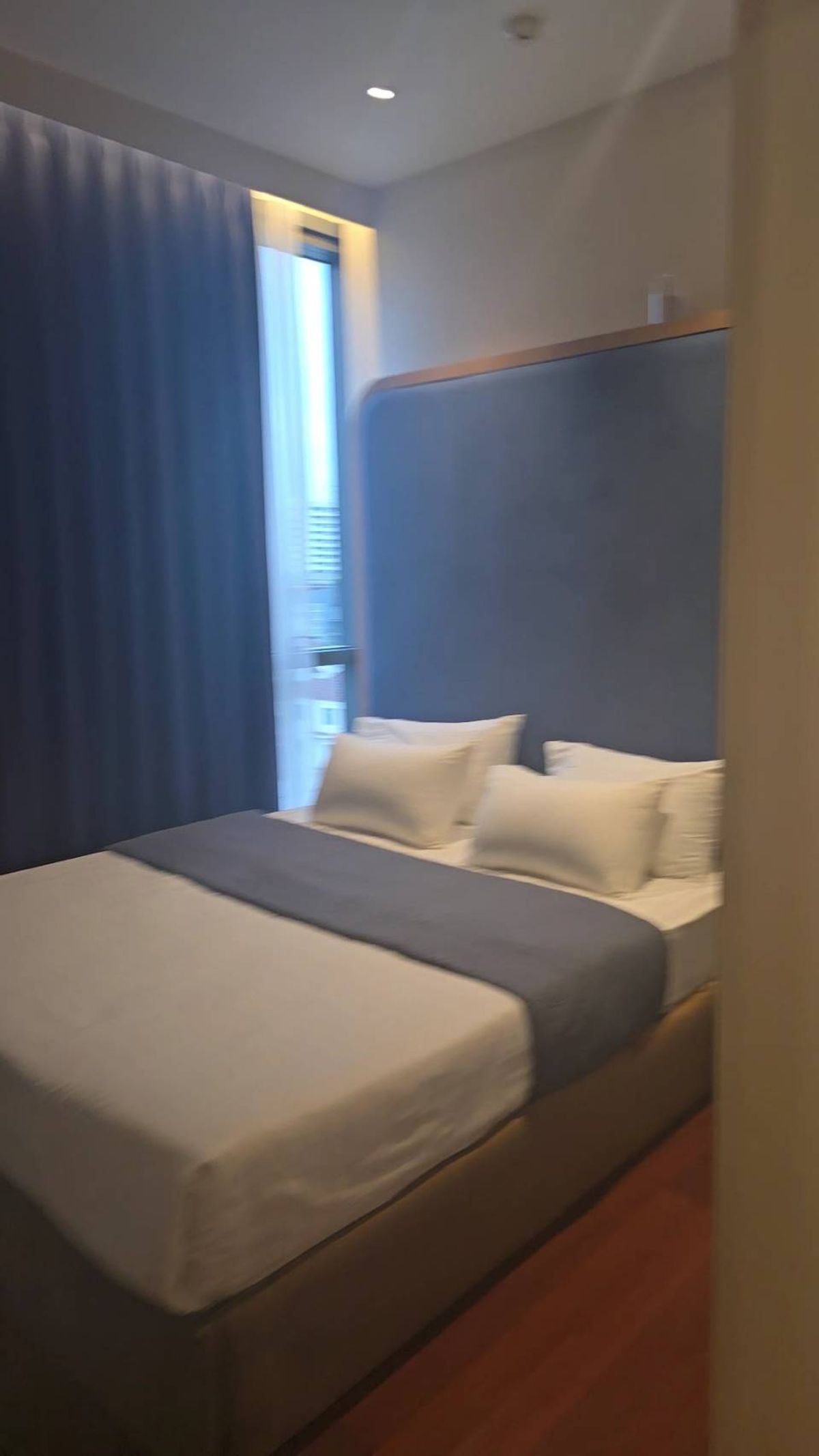 For RentCondoSukhumvit, Asoke, Thonglor : Luxury City Living! Beautiful 1-Bedroom Condo at KHUN by YOO - Fully Furnished & Negotiable Price!