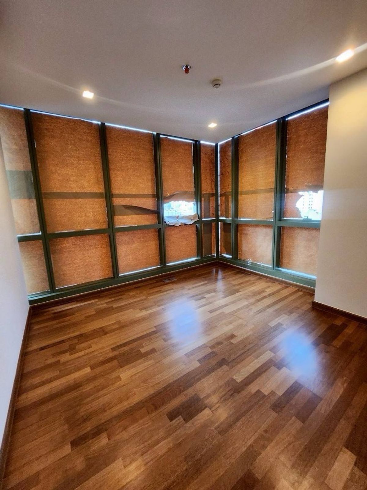 For SaleCondoRatchathewi,Phayathai : 📢👇 A good opportunity for investment or living in this brand-new corner unit located in Bangkok’s trendiest fashion area.