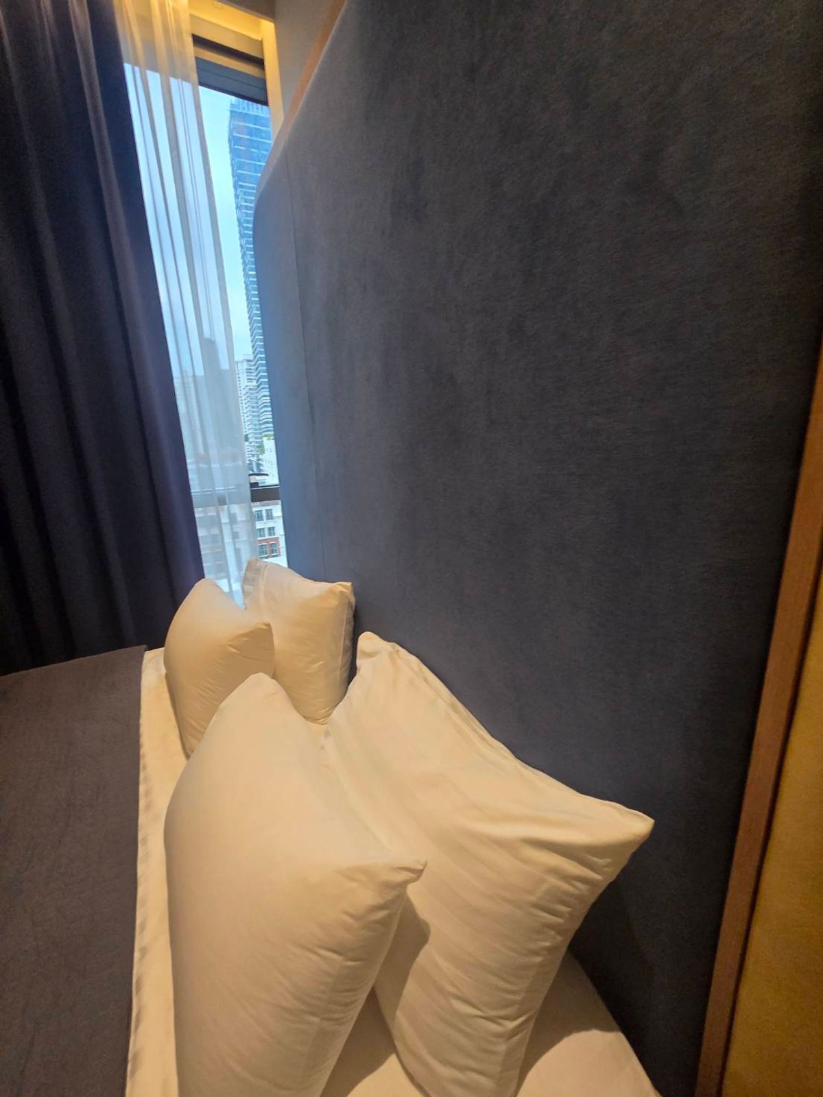 For RentCondoSukhumvit, Asoke, Thonglor : Luxury City Living! Beautiful 1-Bedroom Condo at KHUN by YOO - Fully Furnished & Negotiable Price!