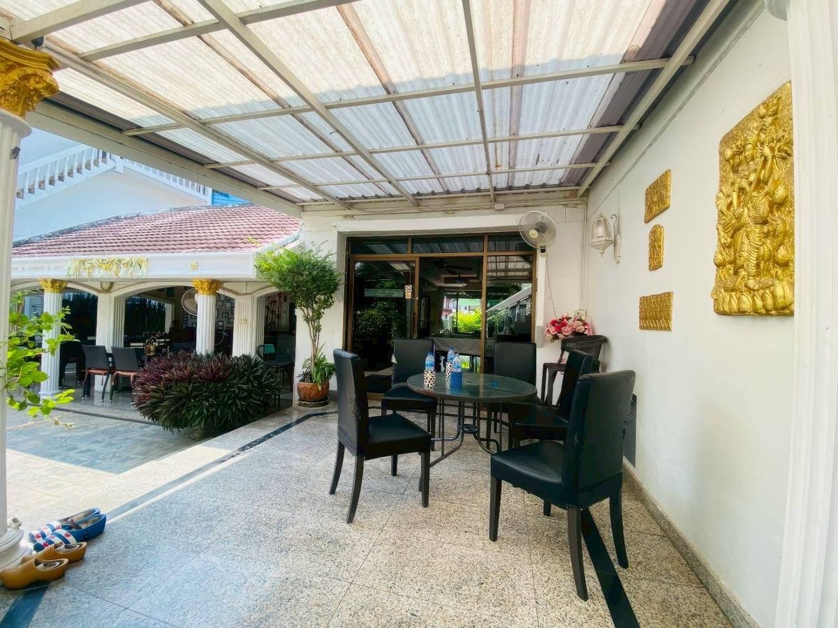For SaleHotel&Apartment BusinessPattaya, Bangsaen, Chonburi : 3 Star Hotel for Sale – Prime Location in Central Pattaya