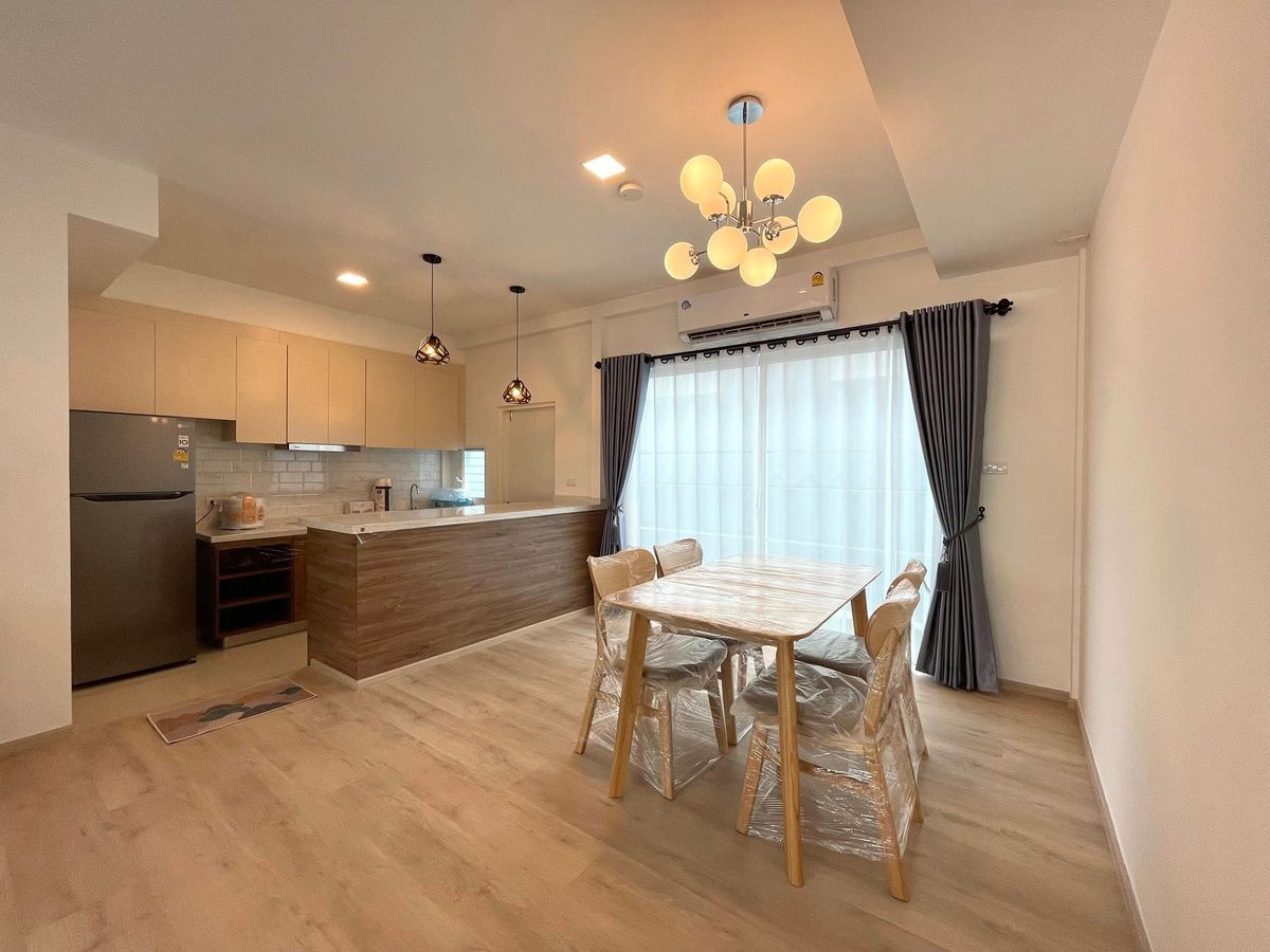 ให้เช่าทาวน์โฮมบางนา แบริ่ง ลาซาล : For Rent Indy 2 Bangna-Ramkhamhaeng 2 Hot Deal!!