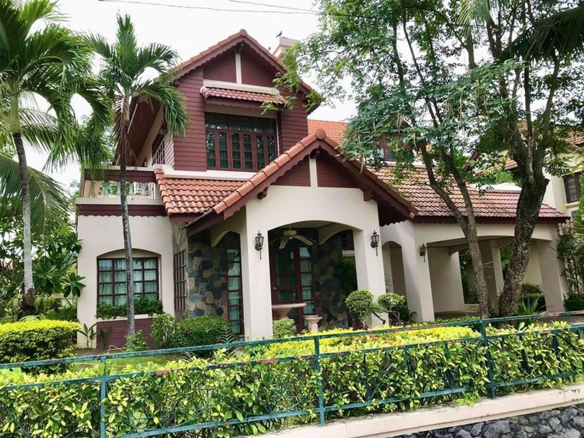 For RentHouseChiang Mai : PRUKVARE VILLAGE (Land & Amp; House） ，靠近 MAE JO - San Sai 4BED 4 Bathrooms