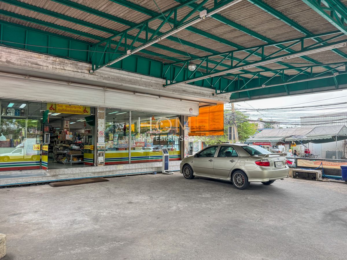 For RentOfficeLadkrabang, Suwannaphum Airport : Office building Chalermprakiet Rama 9 Soi 30 /5 (Rental), Office Building Chalermprakiat Rama 9 Soi 30 /5-Story (For Rent) FON003