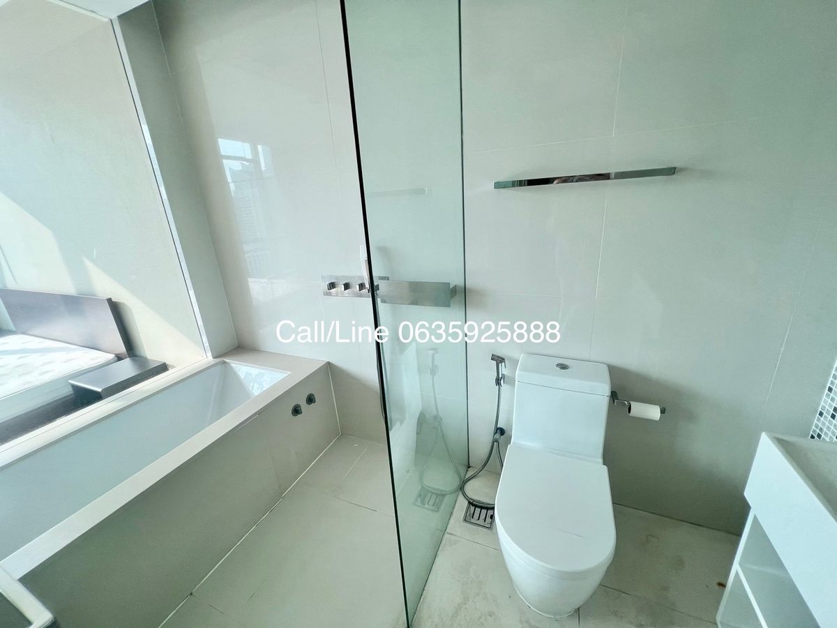 For SaleCondoSukhumvit, Asoke, Thonglor : 𝐅𝐨𝐫 𝐒𝐞𝐥𝐥: The Room Sukhumvit21 2bed 2Bath Duplex Balcony is very big 28.8 MB.