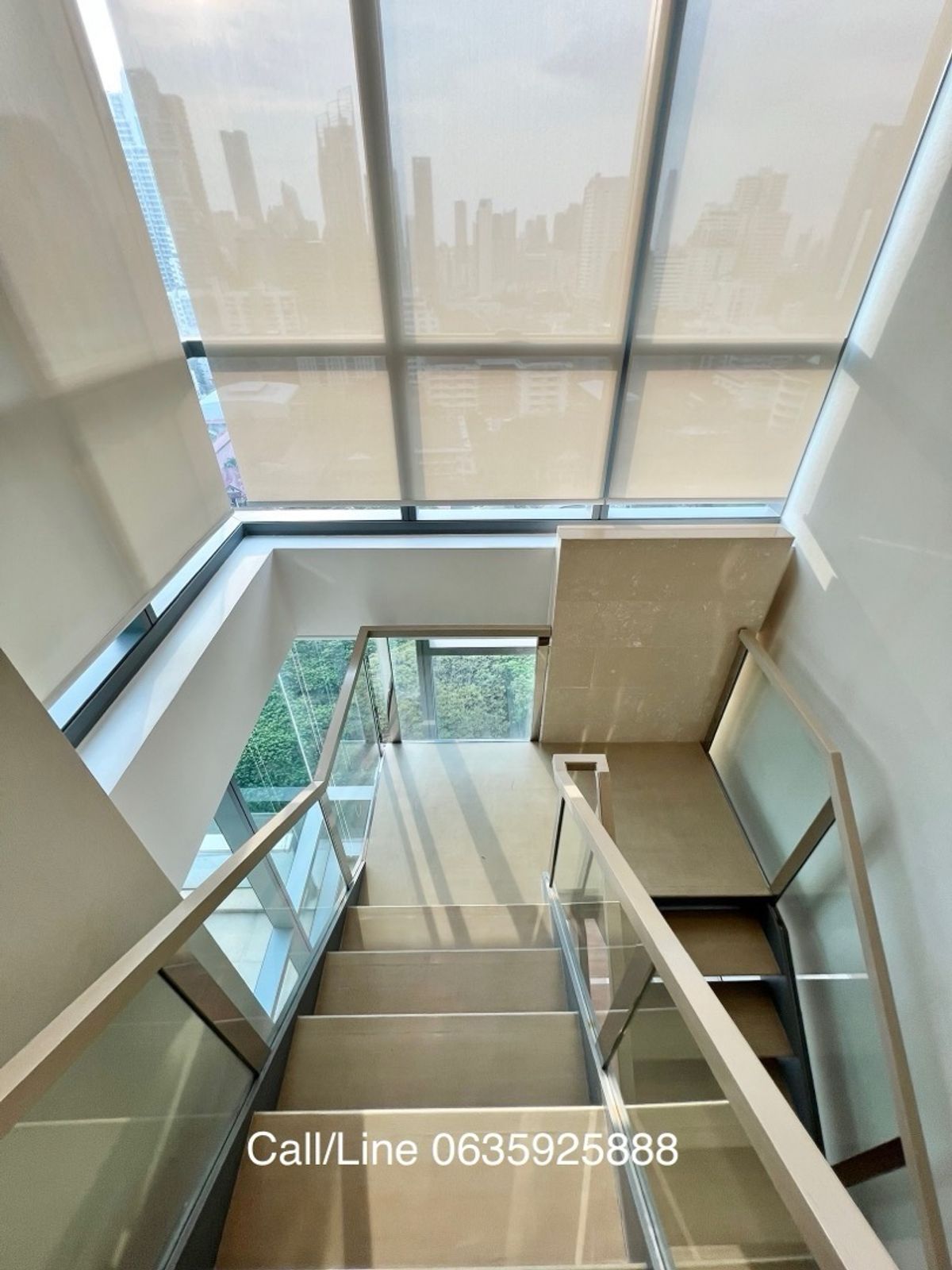 For SaleCondoSukhumvit, Asoke, Thonglor : 𝐅𝐨𝐫 𝐒𝐞𝐥𝐥: The Room Sukhumvit21 2bed 2Bath Duplex Balcony is very big 28.8 MB.