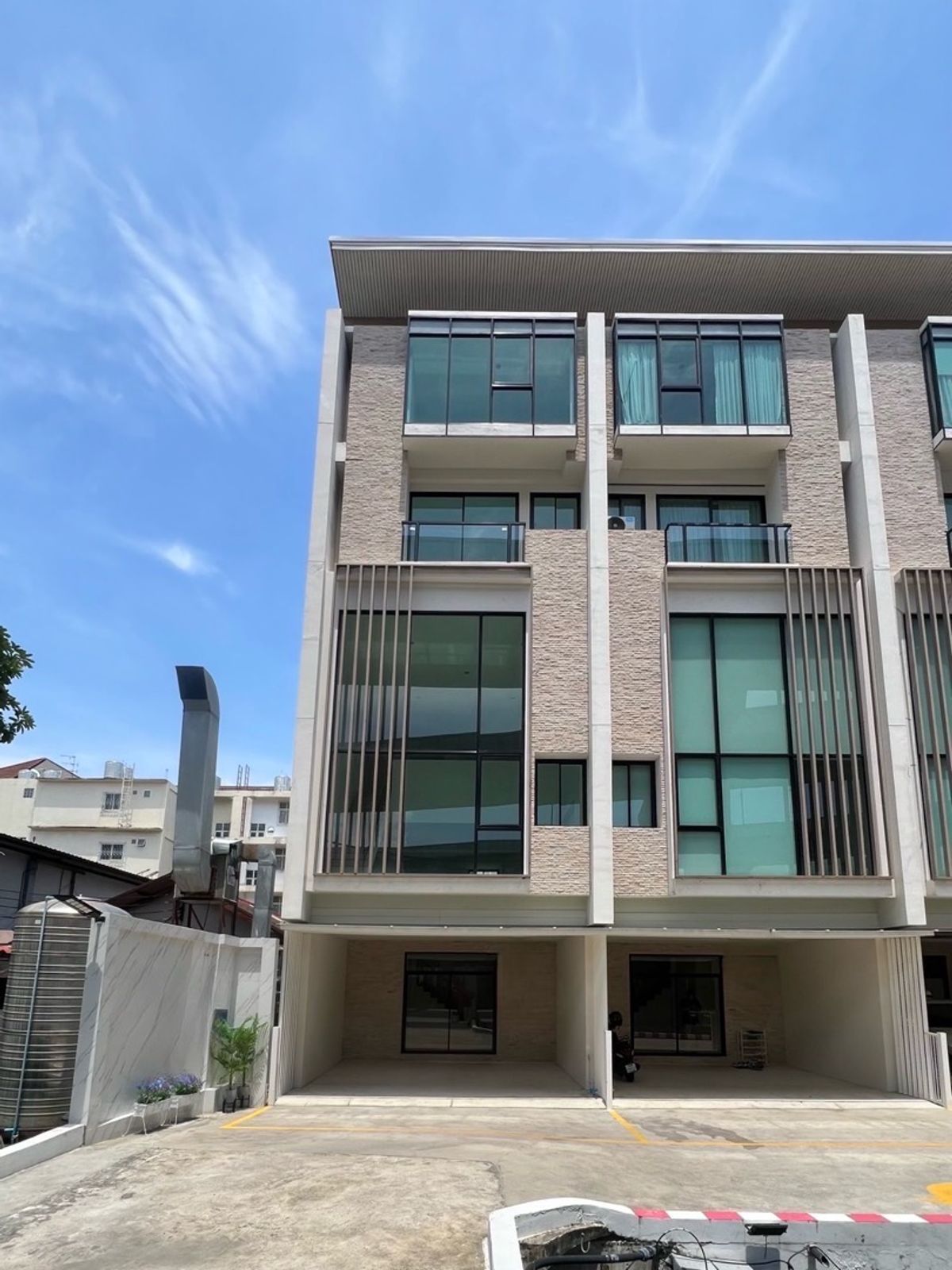 For RentHome OfficeRama3 (Riverside),Satupadit : Rent a modern home office, Rama 3 Road, Yannawa, Bangkok, registered the company, parking 4 cars on the main road