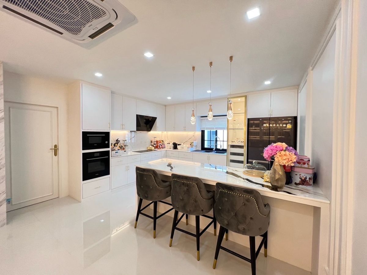 ขายบ้านปากช่อง เขาใหญ่ : 📢👇 บ้านหรู 2 ชั้น บนที่ดินกว้างใหญ่ วิวภูเขา อากาศดีตลอดปี ไม่ไกลจากกรุงเทพ ใกล้แหล่งท่องเที่ยว 