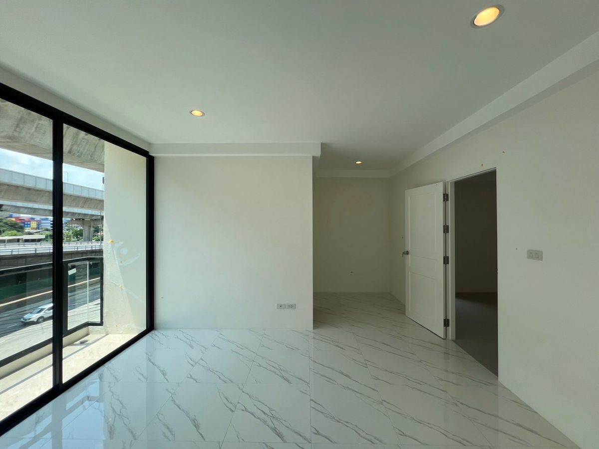 ให้เช่าโฮมออฟฟิศพระราม 3 สาธุประดิษฐ์ : ปล่อยเช่า โมเดิร์น โฮมออฟฟิศ สตูดิโอ ถนน พระราม 3 เขตยานนาวา กรุงเทพ จดทะเบียนบริษัทได้ ที่จอดรถ 4 คัน ทำเล ติดถนนใหญ่