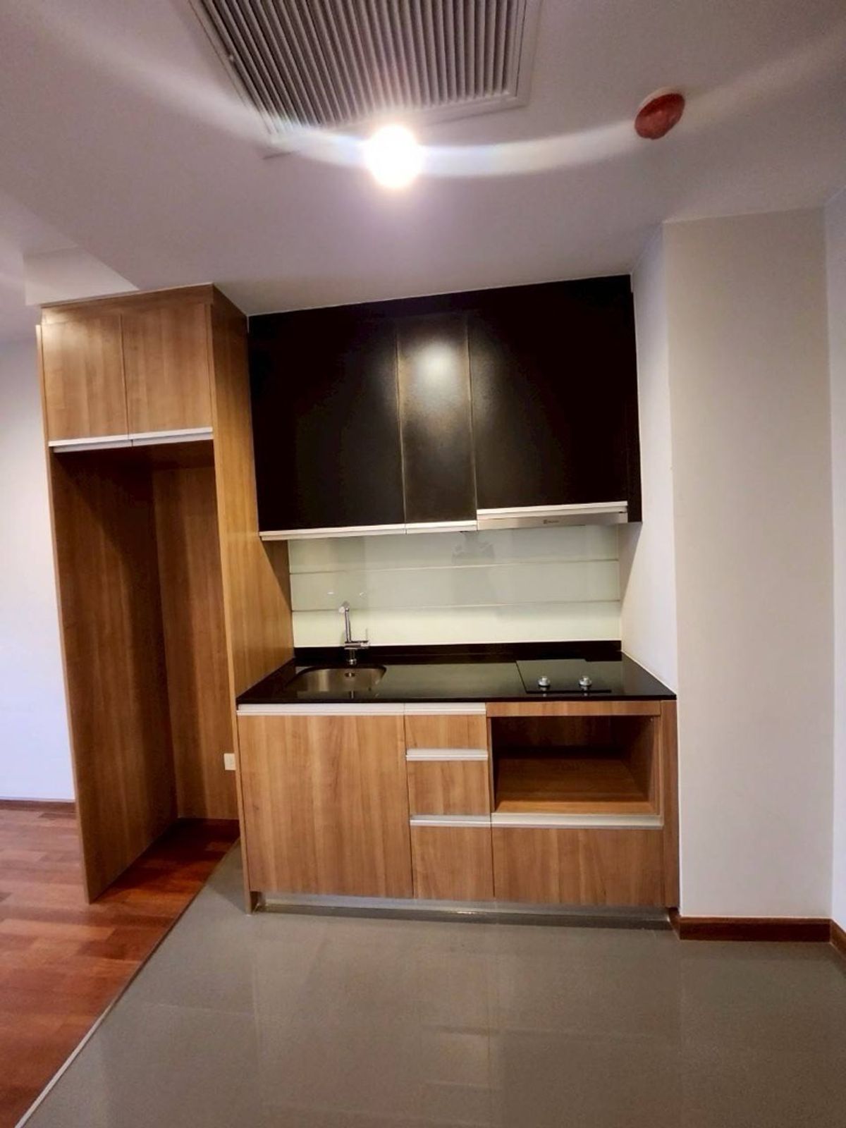For SaleCondoRatchathewi,Phayathai : 📢👇 A good opportunity for investment or living in this brand-new corner unit located in Bangkok’s trendiest fashion area.