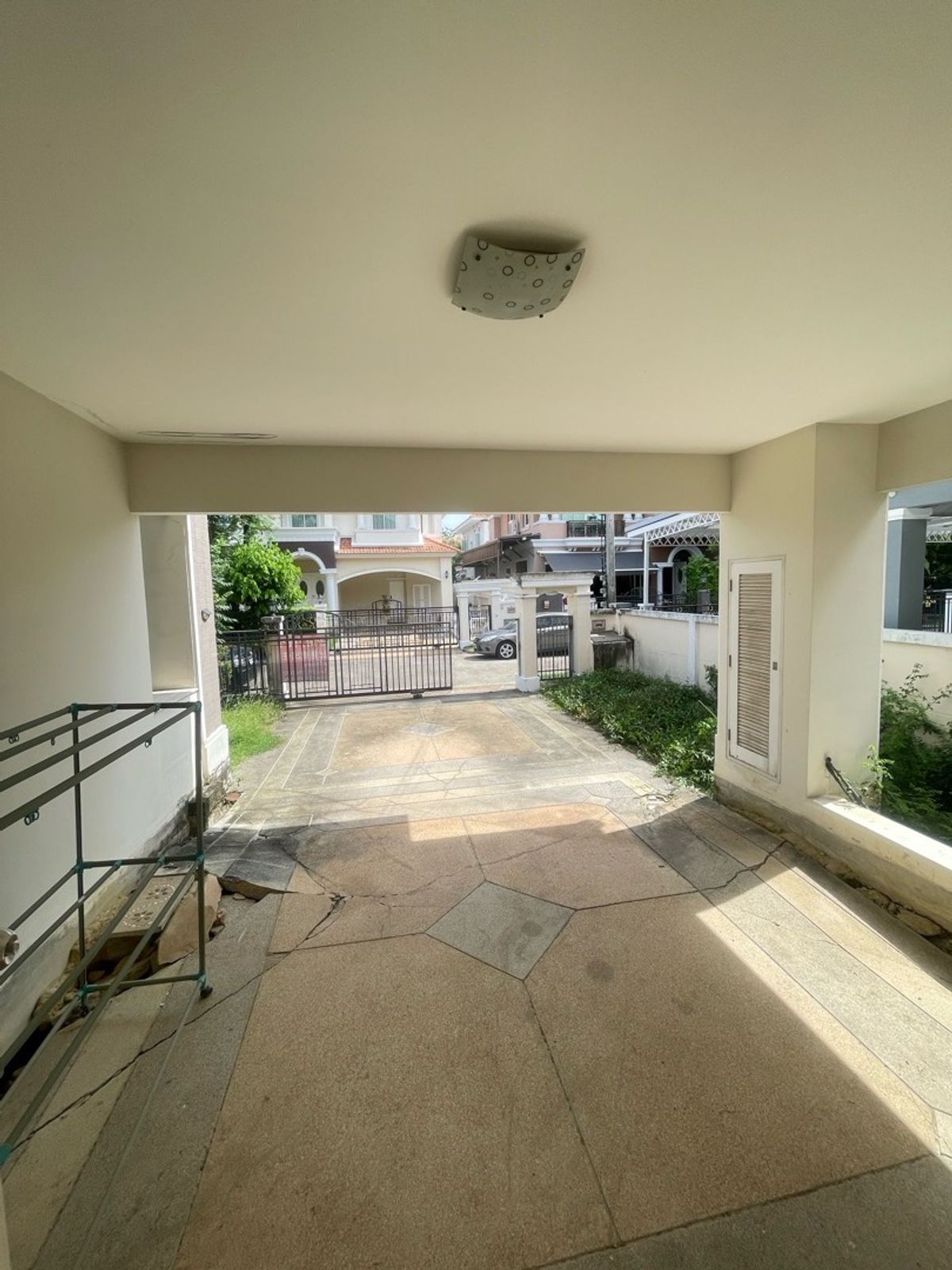 HouseRama 2, Bang Khun Thian : Sell ​​loss! Big house 79 sq. W. Great value 5.5 million