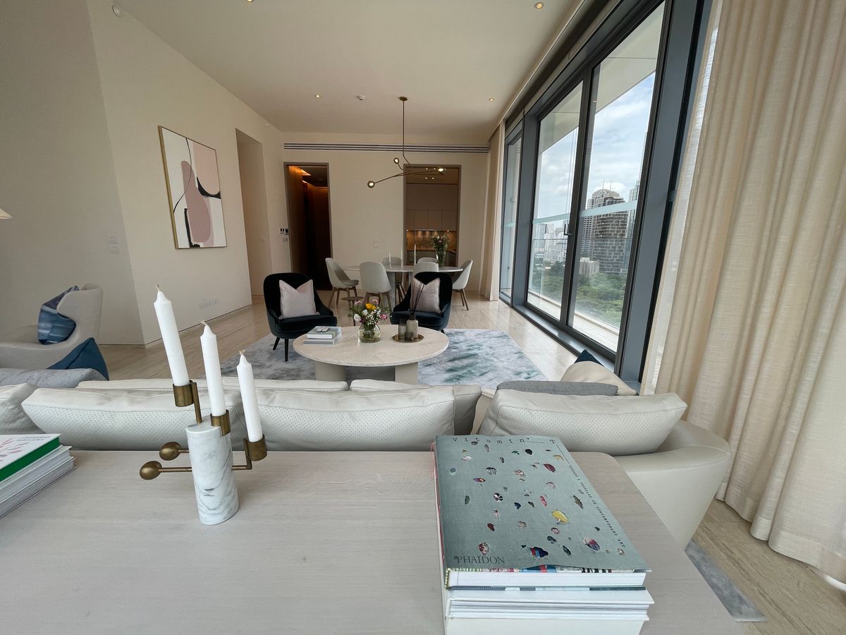 ขายคอนโดวิทยุ ชิดลม หลังสวน : ขายคอนโดระดับ ULTIMATE CLASS สโคป หลังสวน ฟังก์ชั่น 2 ห้องนอน 3 ห้องน้ำ ตกแต่งครบจัดเต็มพร้อมเข้าอยู่ ห้องกว้าง วิวหลังสวน ฝั่งตรงข้ามถนนเป็นโรงเรียนมาแตร์ ใกล้ BTS ชิดลม เพียง 140 เมตร. 