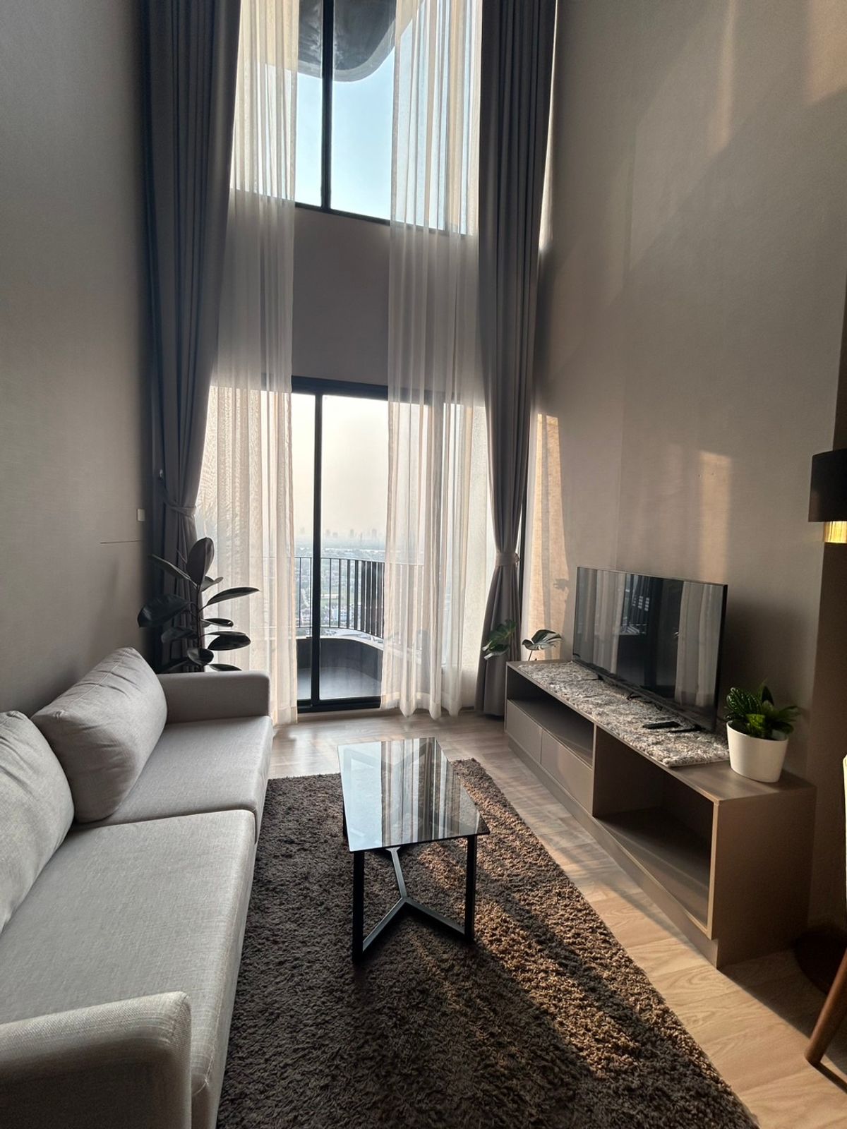 For RentCondoBangna, Bearing, Lasalle : 🏢 Duplex 1 bedroom 📍ideo Mobi Sukhumvit EastPoint near BTS Bangna only 200 m.