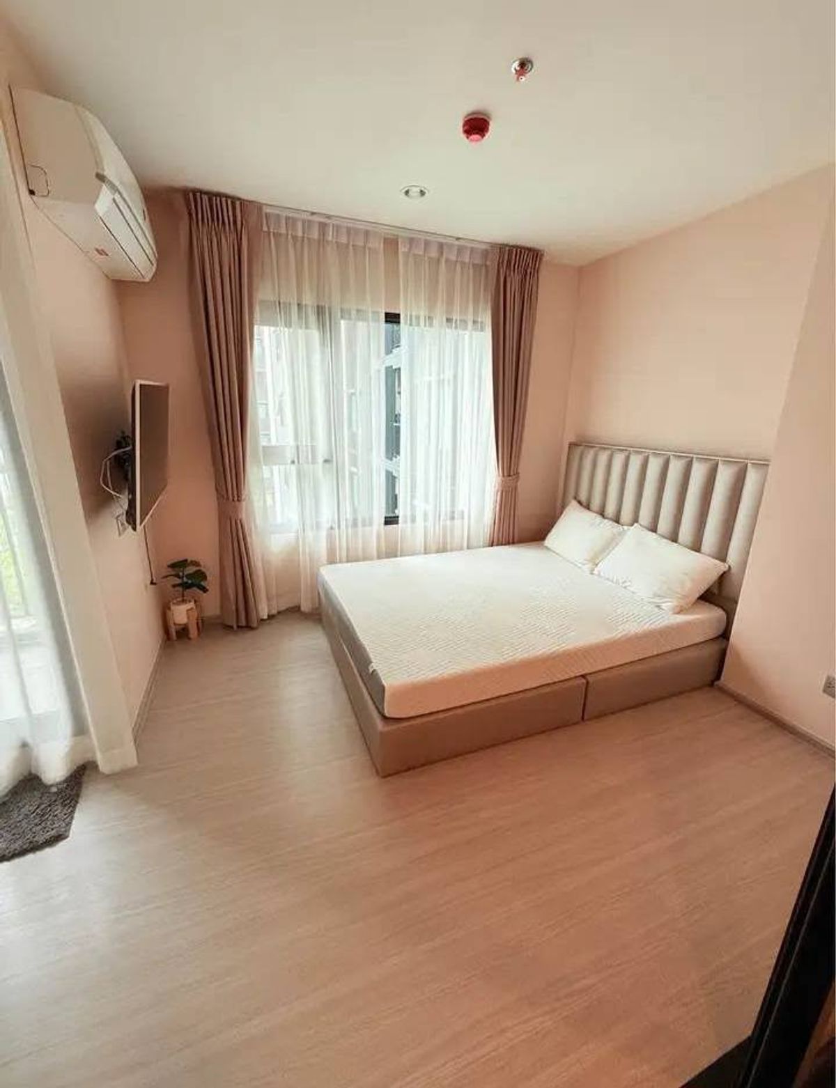 For RentCondoSamut Prakan,Samrong : Rent Aspai Erawan Prime, a livable room on the 12th floor, swimming pool view