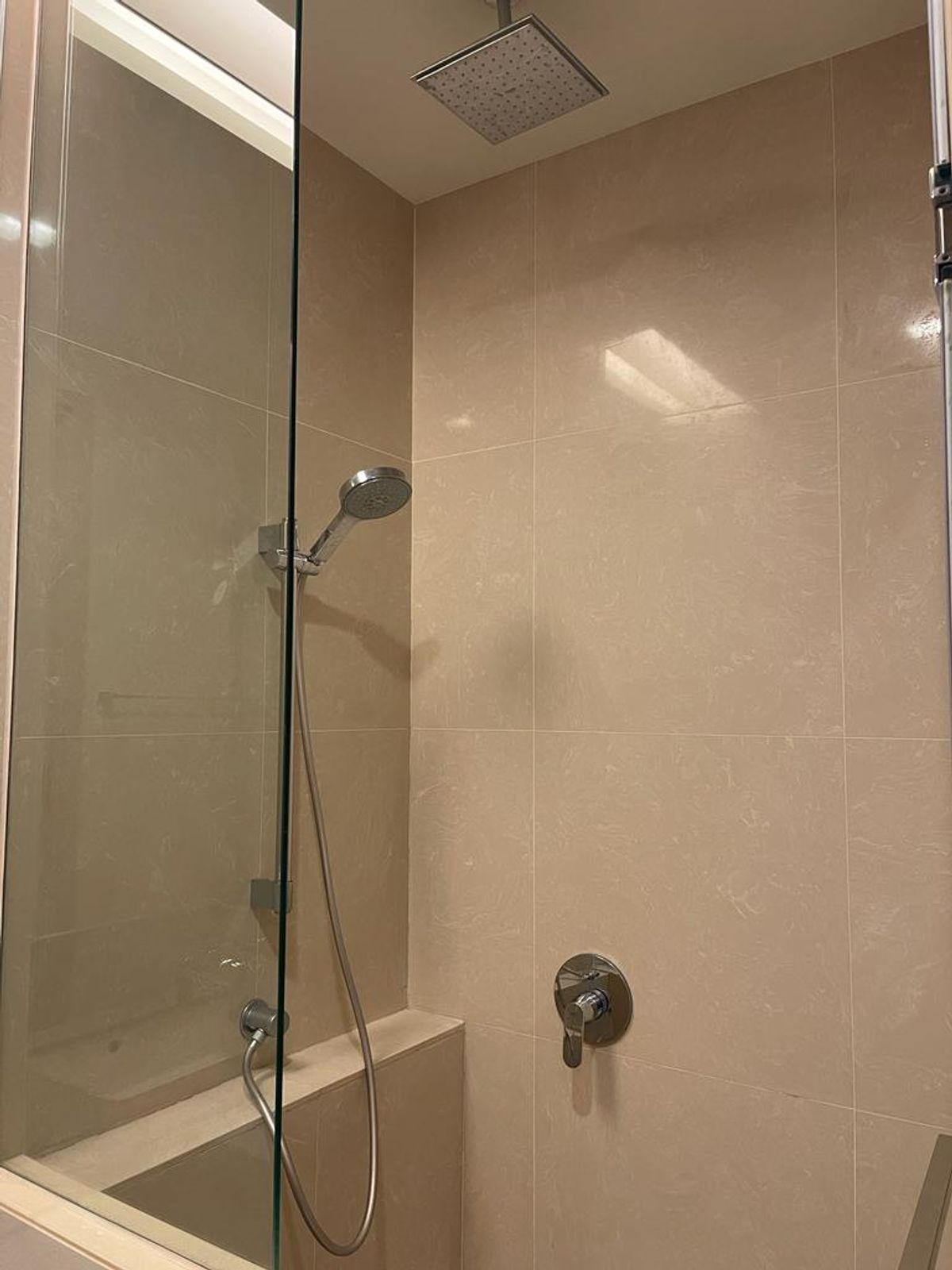 ขายคอนโดสุขุมวิท อโศก ทองหล่อ : The Esse Asoke / ห้องหรูใกล้วัฒนา Nist BTS อโศก MRT เพชรบุรี ราคาดีสุดในตลาด / 1 นอน 37 ตร.ม. โทร 0937890899