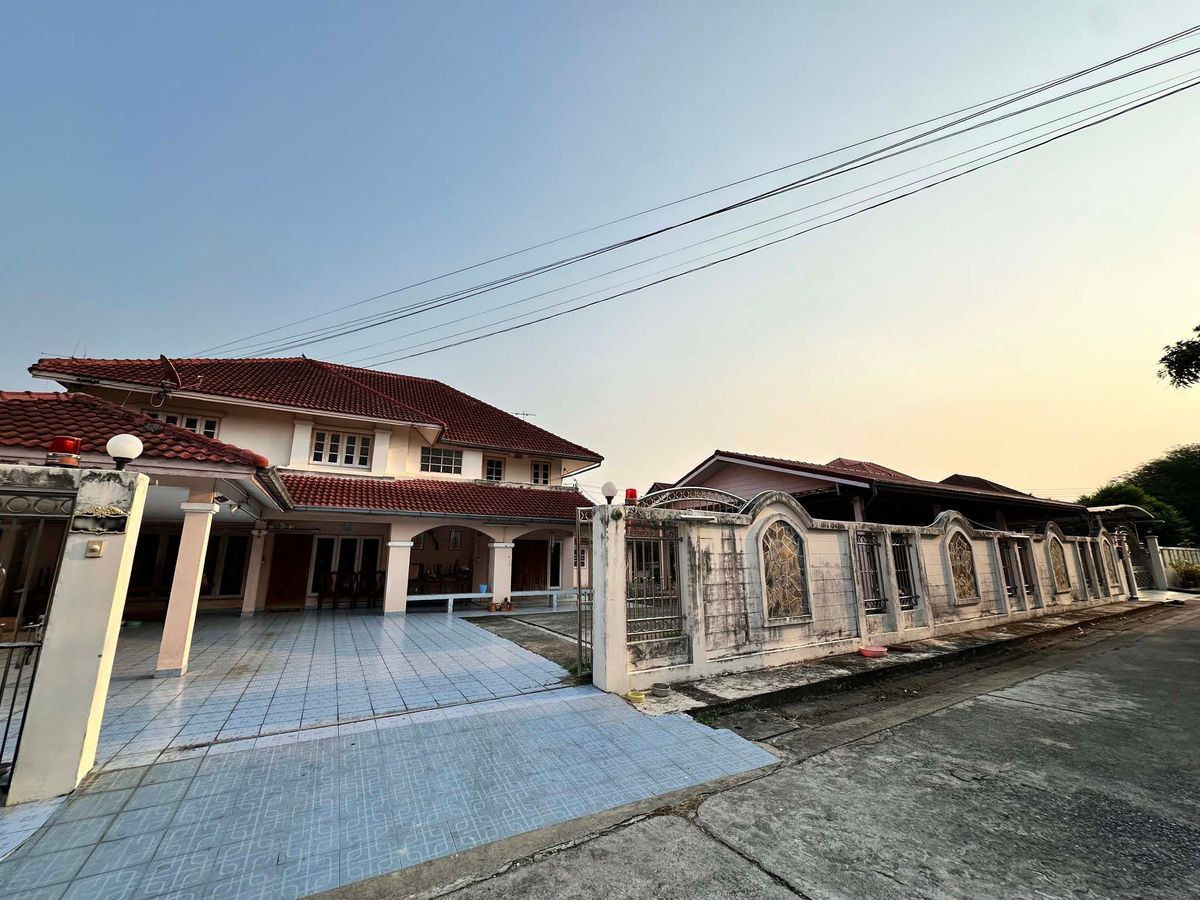 บ้านปทุมธานี รังสิต ธรรมศาสตร์ : ขายและให้เช่า บ้านเดี่ยว 2 ชั้น ตกแต่งสวยงาม ย่านรังสิต-ปทุมธานี ใกล้แฟชั่นไอส์แลนด์