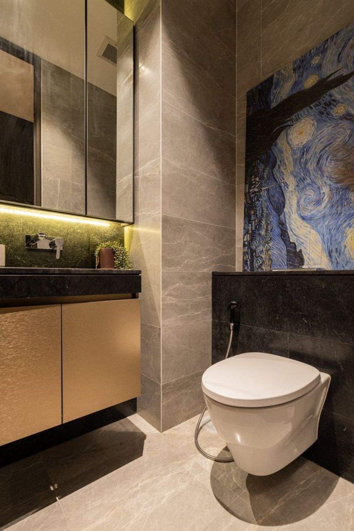 For SaleCondoWitthayu, Chidlom, Langsuan, Ploenchit : 28 CHIDLOM / Luxury Condo near BTS Ploenchit / 2 bedrooms 74 sq.m. Call 0937890899