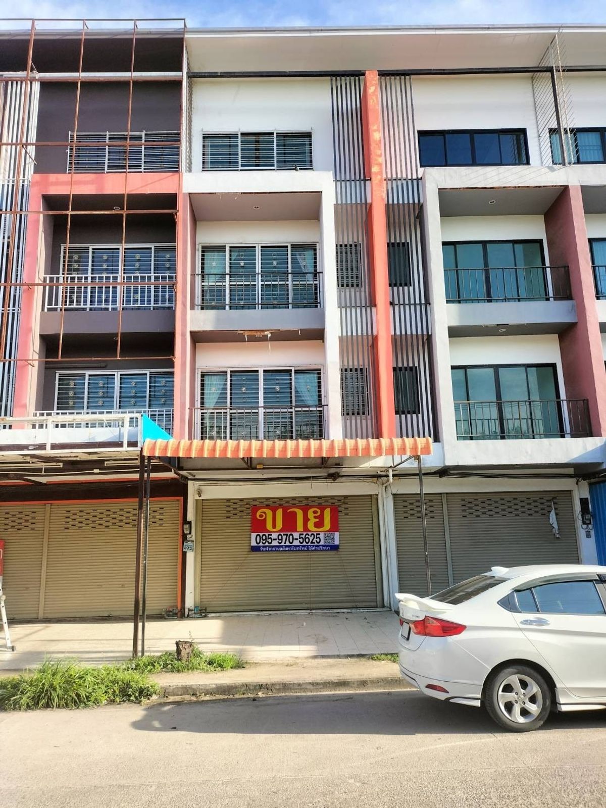 For SaleShop HousePattaya, Bangsaen, Chonburi : 📍 Sell 4 -story commercial building, gold location near Sukhumvit - Jomtien Beach, Ngam Thian, Sattahip, Chon Buri