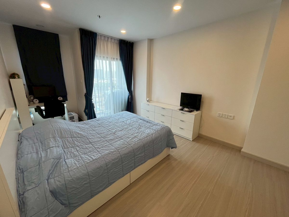 ขายคอนโดท่าพระ ตลาดพลู วุฒากาศ : 🏙️ ขายคอนโด Studio วิวสระ ชั้น 11 สภาพใหม่มาก ใกล้ MRT ท่าพระ 📍 ศุภาลัย ไลท์ ท่าพระ – วงเวียนใหญ่  ✨ ห้องสตูดิโอทิศตะวันออกเฉียงใต้ วิวสระว่ายน้ำ ลมดี แดดเช้า ไม่ร้อน 📐 ขนาด 27.62 ตร.ม. | ชั้น 11 | ห้องแบบ Studio 🔥 ราคาพิเศษ เปิดตลาด 💥 จาก 2.79 ล้านบ