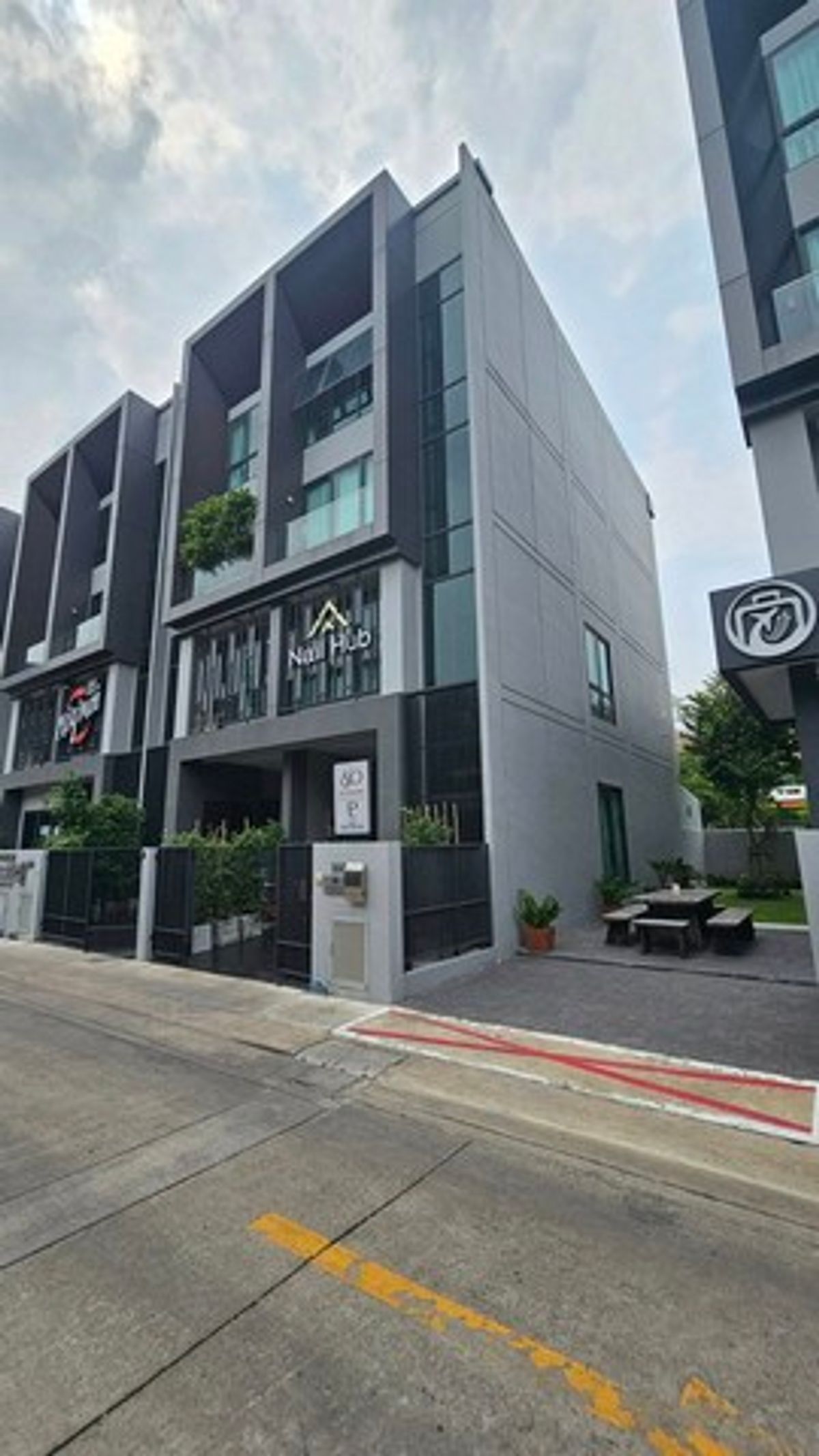 ให้เช่าบ้านวิภาวดี ดอนเมือง หลักสี่ : HR2480เช่า-ขาย โฮมออฟิส 4ชั้น พร้อมลิฟต์ เจดับบลิว เออร์เบิน โฮมออฟฟิศ สรงประภา-ดอนเมือง เหมาะทำออฟฟิศ