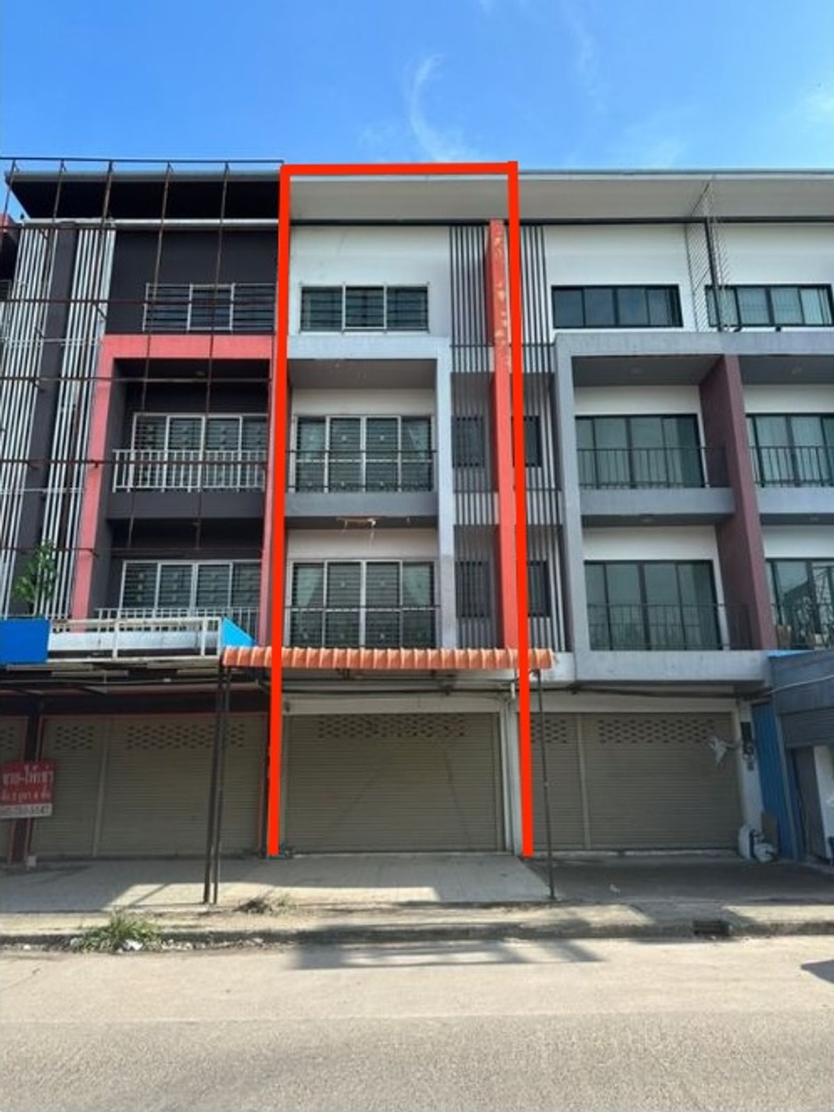 For SaleShop HousePattaya, Bangsaen, Chonburi : 📍 For Sale – 4-Storey Commercial Building | Najomtien, Pattaya | 5.95 Million THB Only!