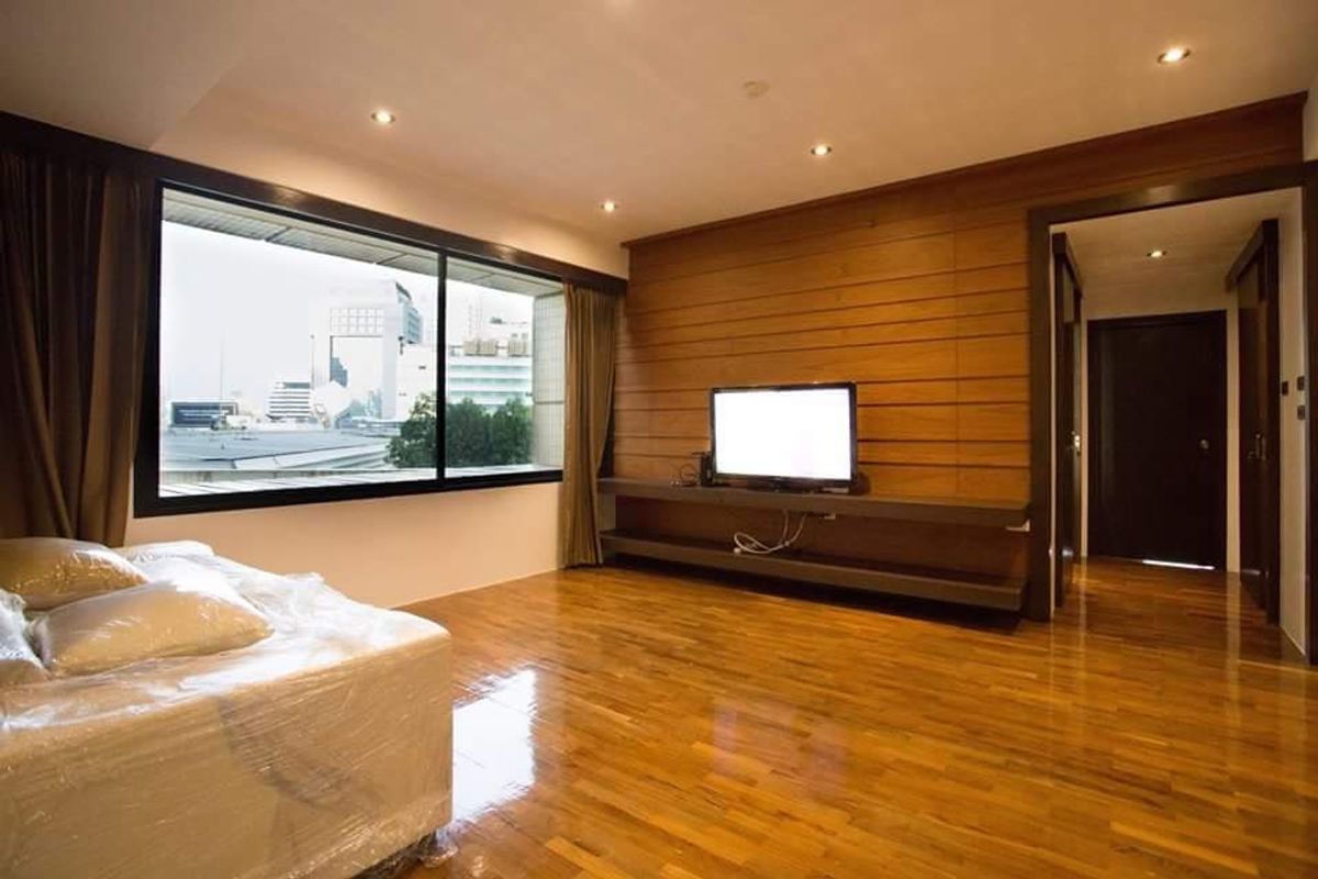 For SaleCondoSathorn, Narathiwat : Baan Piya Sathorn / Good condition room near BTS Chong Nonsi St. Louis / 2 beds 93 sq.m. Call 0937890899