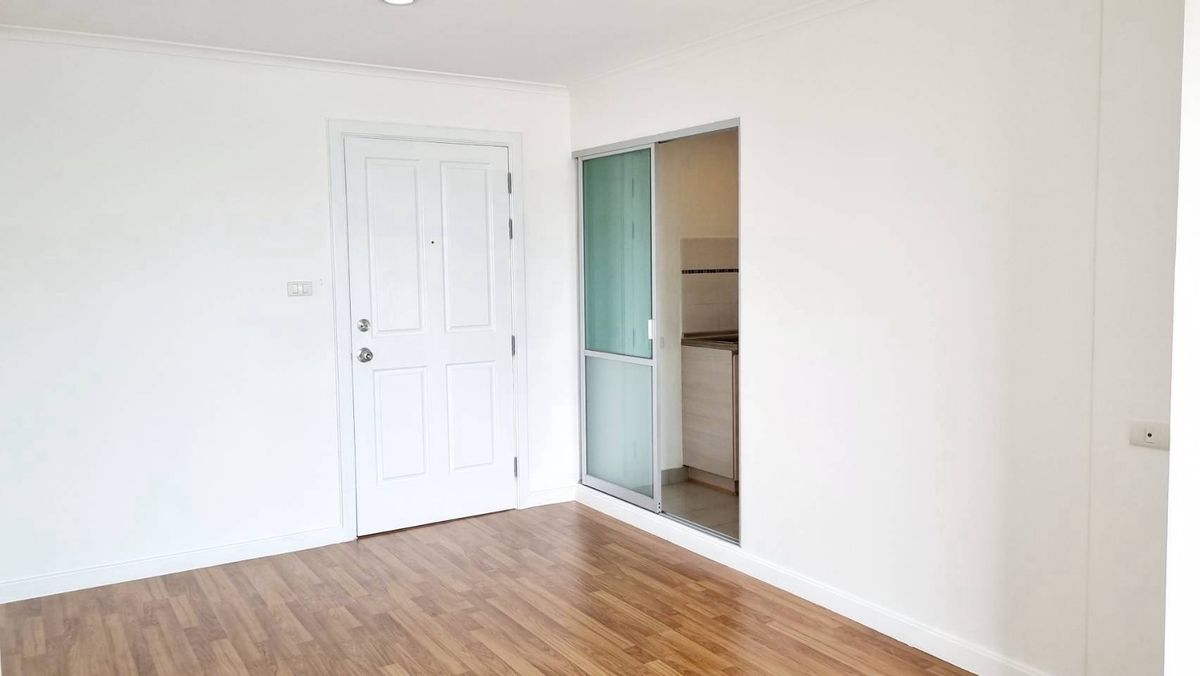 ขายคอนโดพระราม 3 สาธุประดิษฐ์ : ขายคอนโด Lumpini park riverside rama3ขนาด 33.2 ตรม. ตึก C  ทิศตะวันตก 1 ห้องนอน 1 ห้องน้ำ ครัวปิด วิวแม่น้ำ ห้องเปล่า ราคา 2,450,000  ล้านโทร 093-028-1245id line:properagency