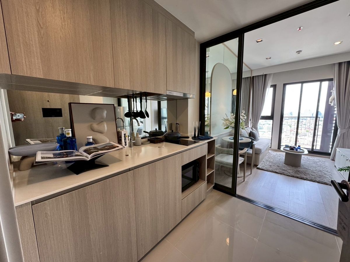 For SaleCondoWongwianyai, Charoennakor : 🔥 HOT DEAL at Reference Sathorn–Wongwian Yai Fully furnished with electrical appliances, ready to move in! Guaranteed best price in the market.All-in service – we take care of everything for you!📱092-8088899