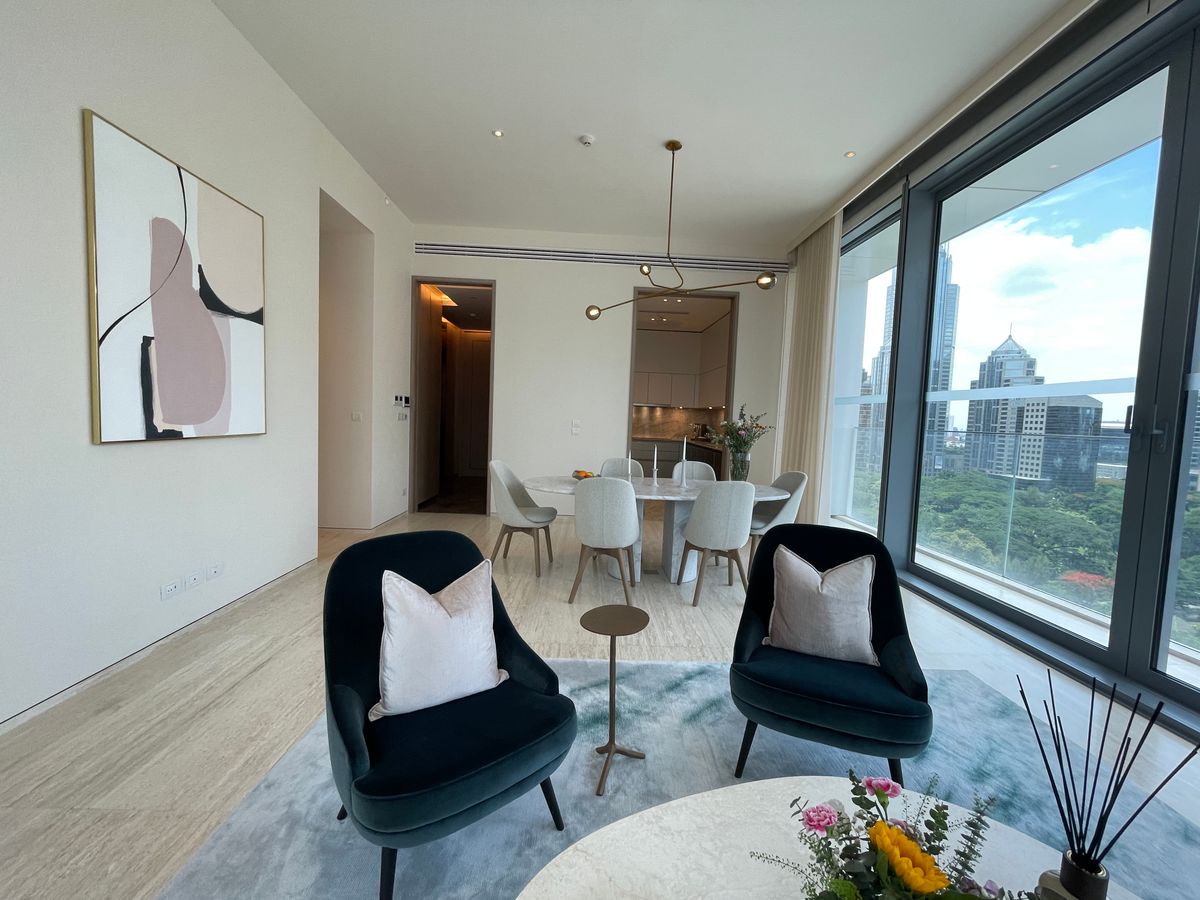 ขายคอนโดวิทยุ ชิดลม หลังสวน : ขายคอนโดระดับ ULTIMATE CLASS สโคป หลังสวน ฟังก์ชั่น 2 ห้องนอน 3 ห้องน้ำ ตกแต่งครบจัดเต็มพร้อมเข้าอยู่ ห้องกว้าง วิวหลังสวน ฝั่งตรงข้ามถนนเป็นโรงเรียนมาแตร์ ใกล้ BTS ชิดลม เพียง 140 เมตร. 