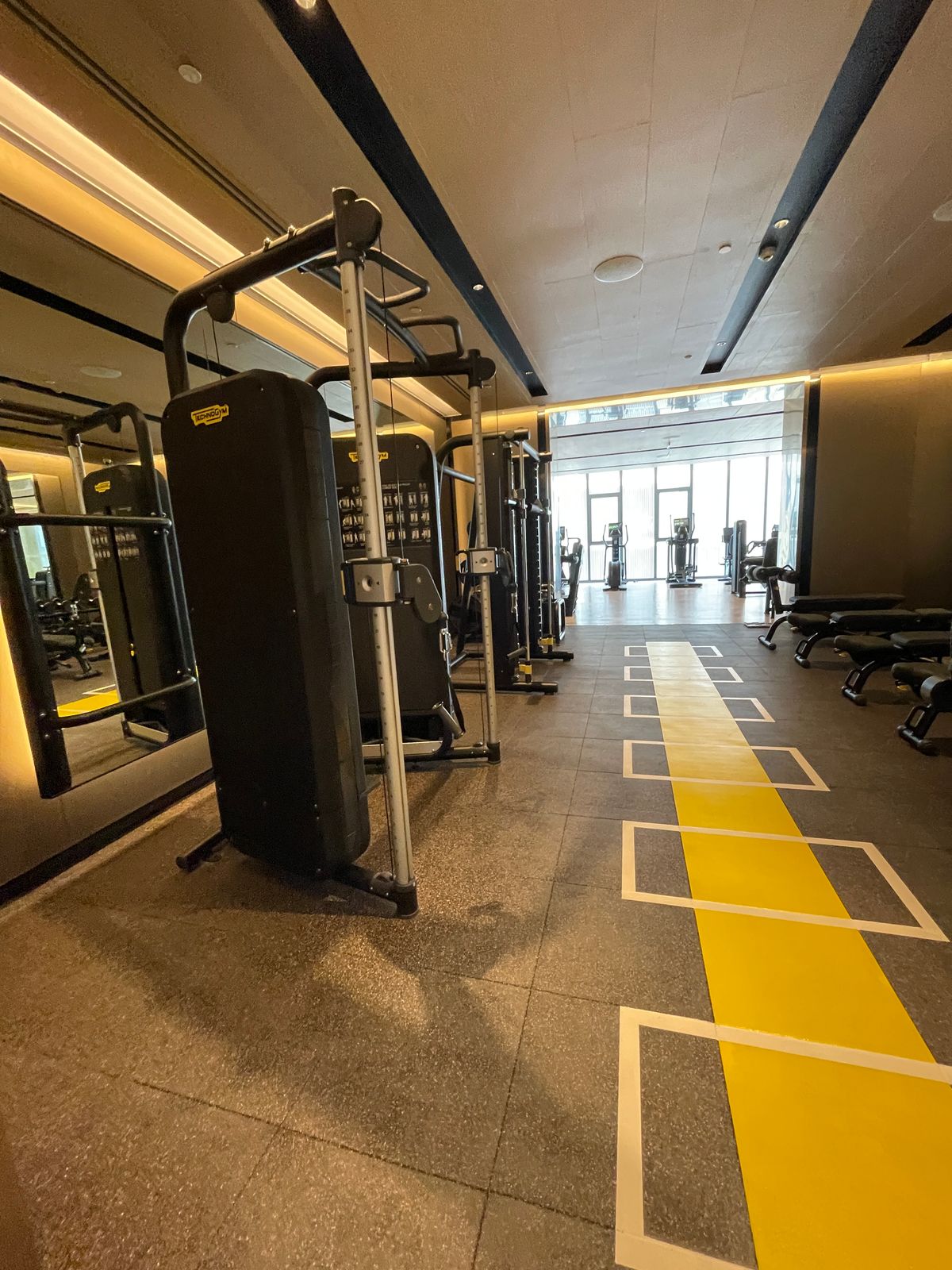 ขายคอนโดวิทยุ ชิดลม หลังสวน : ขายคอนโดระดับ ULTIMATE CLASS สโคป หลังสวน ฟังก์ชั่น 2 ห้องนอน 3 ห้องน้ำ ตกแต่งครบจัดเต็มพร้อมเข้าอยู่ ห้องกว้าง วิวหลังสวน ฝั่งตรงข้ามถนนเป็นโรงเรียนมาแตร์ ใกล้ BTS ชิดลม เพียง 140 เมตร. 