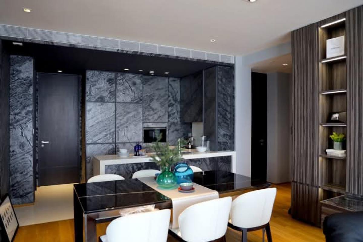 For RentCondoSukhumvit, Asoke, Thonglor : 🔥⚡️BEATNIQ SUKHUMVIT 32 📍BTS THONGLOR 
 2bedroom 3bathroom 107sq.m. fully furnished
📍120,000 baht/m. KIM คิม Line: miragecondo , 0842914701