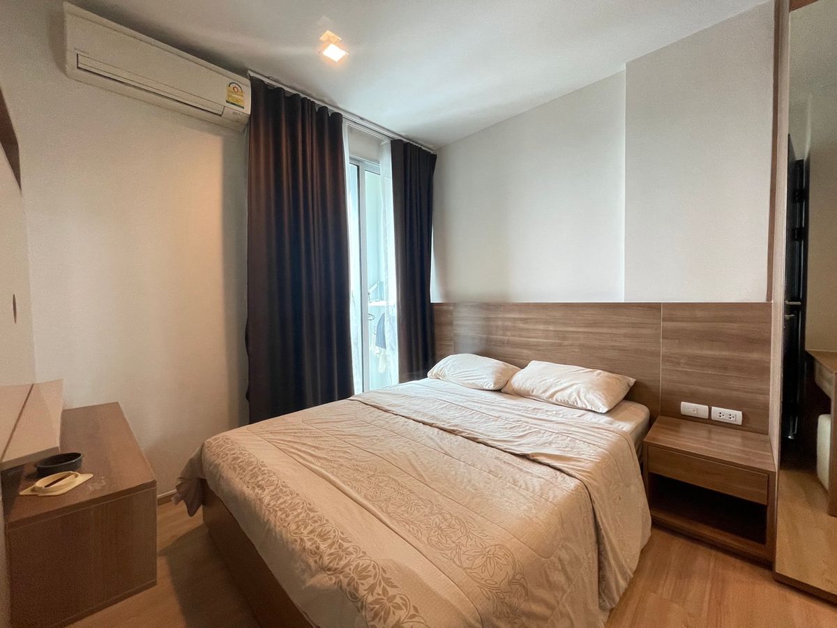 For RentCondoSathorn, Narathiwat : Rhythm Sathorn is available for rent 18,000/month. Ask now!
