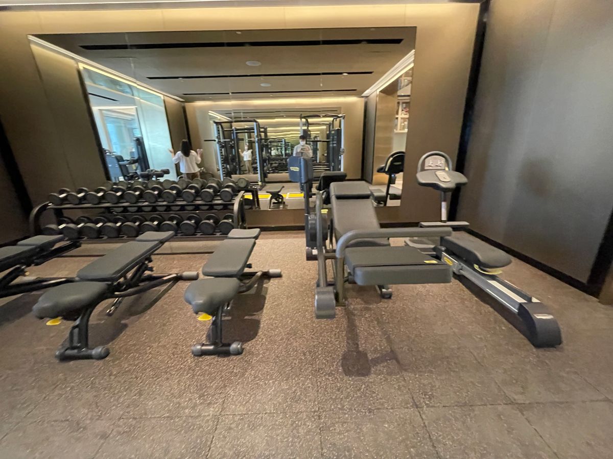 ขายคอนโดวิทยุ ชิดลม หลังสวน : ขายคอนโดระดับ ULTIMATE CLASS สโคป หลังสวน ฟังก์ชั่น 2 ห้องนอน 3 ห้องน้ำ ตกแต่งครบจัดเต็มพร้อมเข้าอยู่ ห้องกว้าง วิวหลังสวน ฝั่งตรงข้ามถนนเป็นโรงเรียนมาแตร์ ใกล้ BTS ชิดลม เพียง 140 เมตร. 