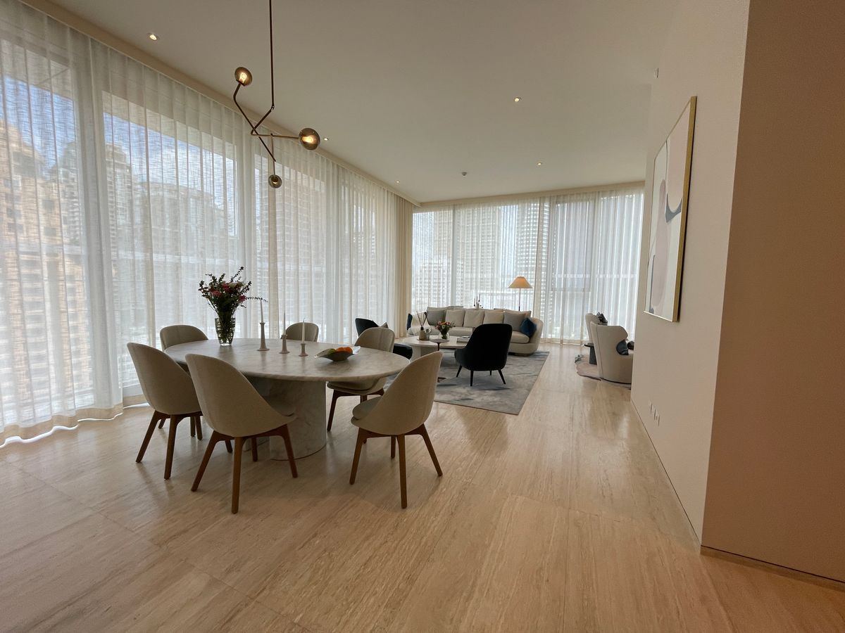 ขายคอนโดวิทยุ ชิดลม หลังสวน : ขายคอนโดระดับ ULTIMATE CLASS สโคป หลังสวน ฟังก์ชั่น 2 ห้องนอน 3 ห้องน้ำ ตกแต่งครบจัดเต็มพร้อมเข้าอยู่ ห้องกว้าง วิวหลังสวน ฝั่งตรงข้ามถนนเป็นโรงเรียนมาแตร์ ใกล้ BTS ชิดลม เพียง 140 เมตร. 