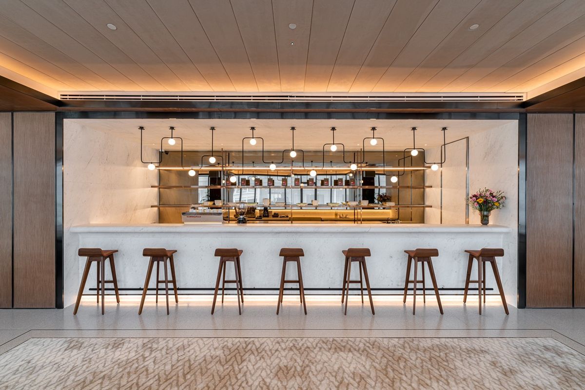 ขายคอนโดวิทยุ ชิดลม หลังสวน : ขายคอนโดระดับ ULTIMATE CLASS สโคป หลังสวน ฟังก์ชั่น 2 ห้องนอน 3 ห้องน้ำ ตกแต่งครบจัดเต็มพร้อมเข้าอยู่ ห้องกว้าง วิวหลังสวน ฝั่งตรงข้ามถนนเป็นโรงเรียนมาแตร์ ใกล้ BTS ชิดลม เพียง 140 เมตร. 