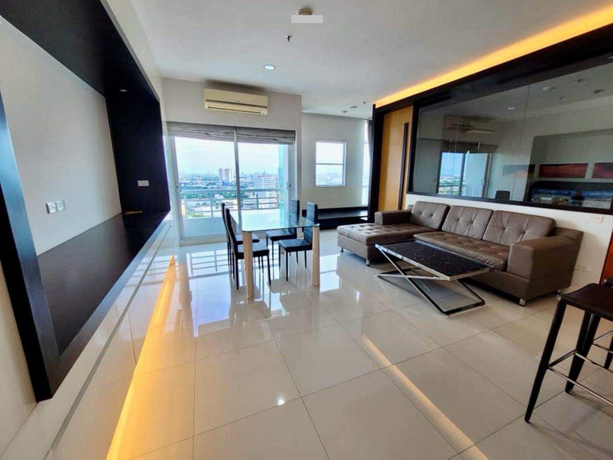 For SaleCondoPattanakan, Srinakarin : 🔥 Urgent Sale! Below Market Price‼️ | Four Wings Residence, Srinakarin | 70 SQ.M. | High Floor, South-Facing  Spacious 1-Bedroom Condo with Great View – Perfect for Living or Investment