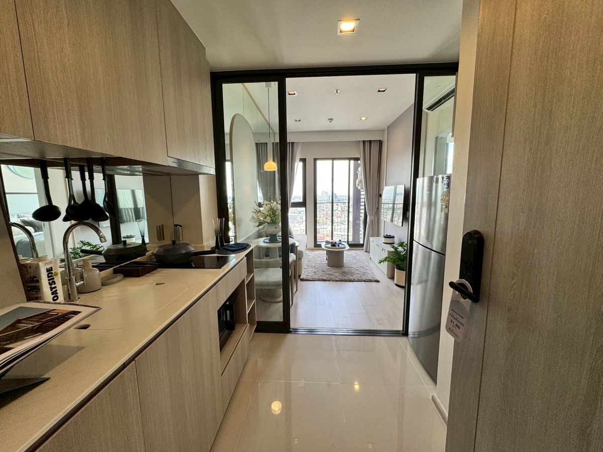 For SaleCondoWongwianyai, Charoennakor : Reference Sathorn–Wongwian Yai1-Bedroom, 32 sq.m. | Special selection of beautiful units Get first pick of prime room locations + receive exclusive promotionsSecure your deal now – call today!📱092-808-8899