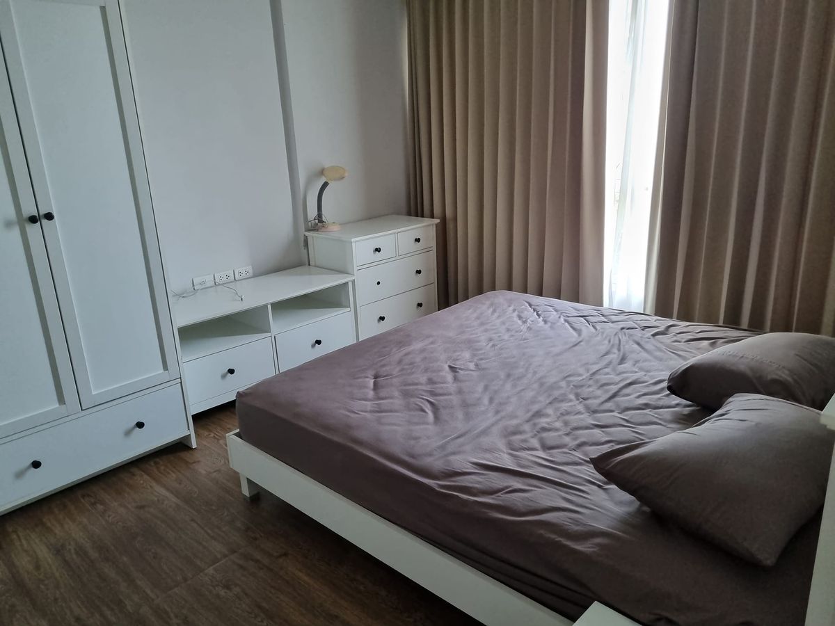 For SaleCondoWongwianyai, Charoennakor : SOM0819 asset code for sale Hive Taksin