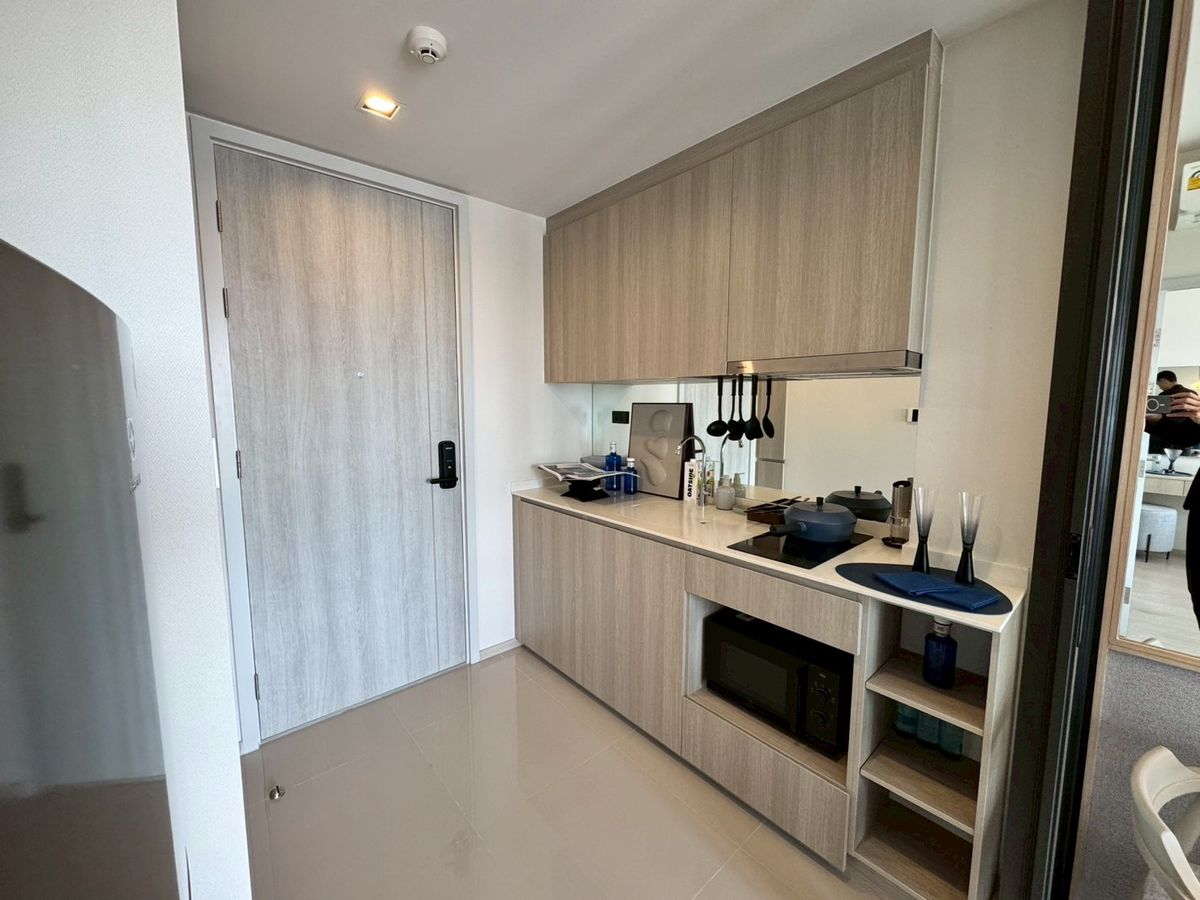 For SaleCondoWongwianyai, Charoennakor : 🔥 HOT DEAL at Reference Sathorn–Wongwian Yai Fully furnished with electrical appliances, ready to move in! Guaranteed best price in the market.All-in service – we take care of everything for you!📱092-8088899