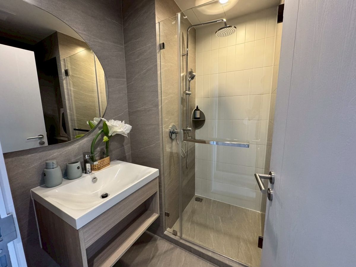 For SaleCondoWongwianyai, Charoennakor : 🎉 Best Deal of the Year!Reference Sathorn–Wongwian Yai | 1-Bedroom, 32 sq.m.Fully furnished +electrical appliances Guaranteed lowest price on the market Comprehensive service from start to finish with VIP-level care📱 092-8088899