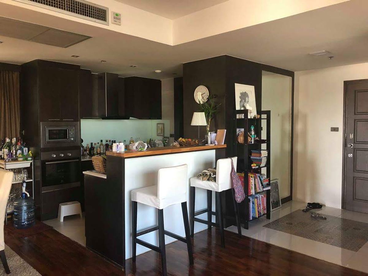 ขายคอนโดสาทร นราธิวาส : Baan Piya Sathorn / ห้องสภาพดี ใกล้ BTS ช่องนนทรี เซนต์หลุยส์ / 2 นอน 93 ตร.ม. โทร 0937890899