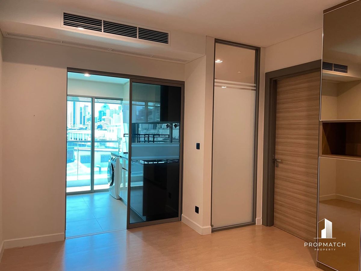 ขายคอนโดสาทร นราธิวาส : ✨Flash Deal ✨The Room Charoenkrung 30(1Bed1Bath54.21SQM.) พร้อมอยู่ ! เพียง 8,190,000 บาท Tel.0981315848 @propmatch