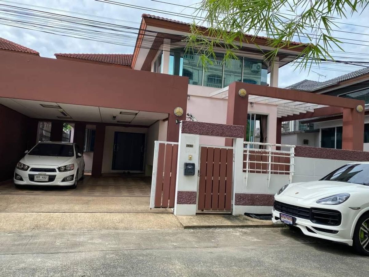 For RentHouseOnnut, Udomsuk : Rental 2 storey detached house, Arena Garden, Onnut 44 Arena Garden Village on Nut 44, 67 sq.m., 3 bedrooms, 3 water, beautiful house with furniture near Bangchak BTS