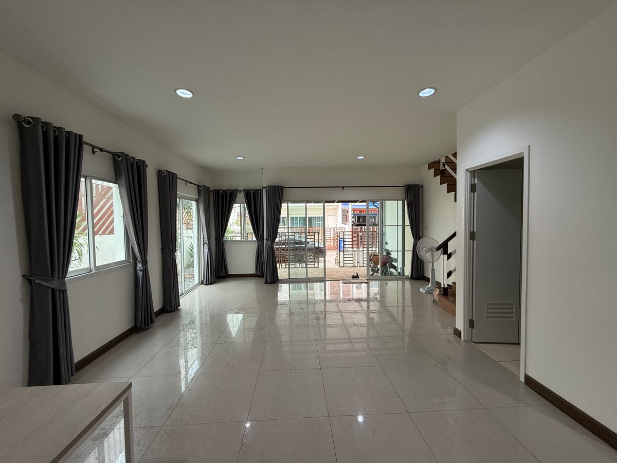 For RentTownhomeSamut Prakan,Samrong : 📍𝐅𝐎𝐑 𝐑𝐄𝐍𝐓 📍 THE TEPA TOWNHOME 🏡New townhome for rent, 3 floors, very luxurious, close to many amenities, ready to move in!