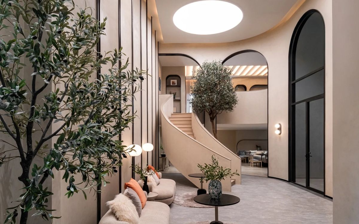 For SaleCondoWongwianyai, Charoennakor : 🔥 HOT DEAL at Reference Sathorn–Wongwian Yai Fully furnished with electrical appliances, ready to move in! Guaranteed best price in the market.All-in service – we take care of everything for you!📱092-8088899