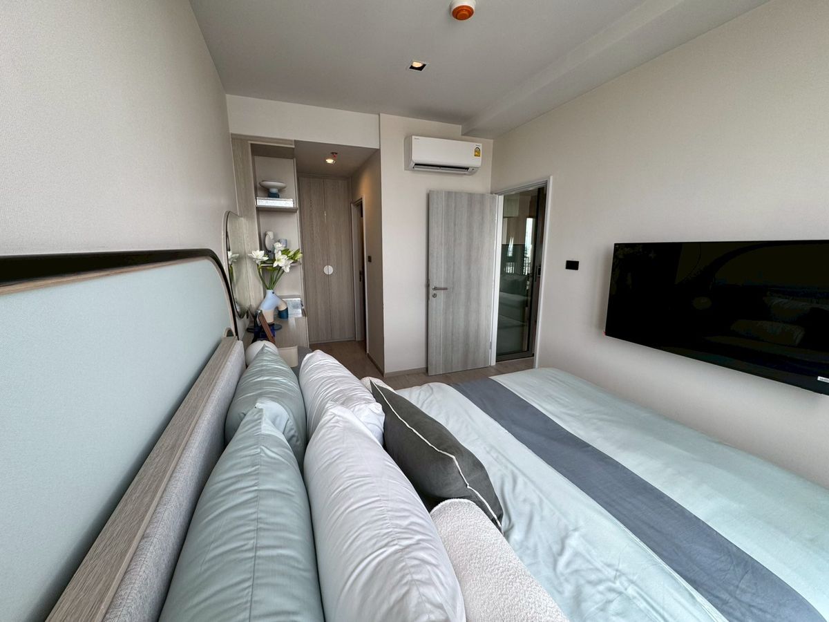 For SaleCondoWongwianyai, Charoennakor : 🎉 Best Deal of the Year!Reference Sathorn–Wongwian Yai | 1-Bedroom, 32 sq.m.Fully furnished +electrical appliances Guaranteed lowest price on the market Comprehensive service from start to finish with VIP-level care📱 092-8088899